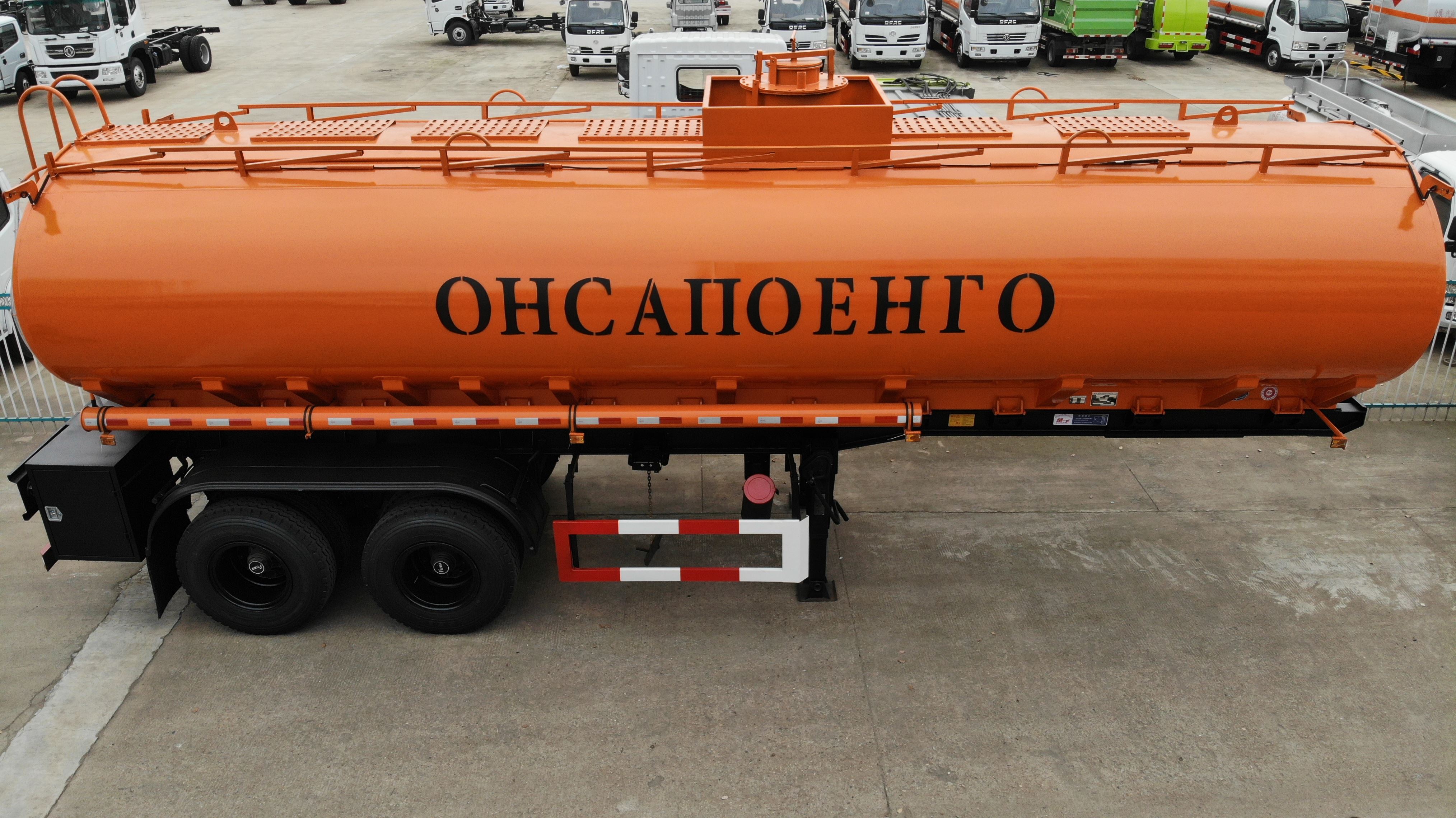10臺外貿(mào)出口運油半掛車，10臺?；饭捃嚢l(fā)車交付客戶